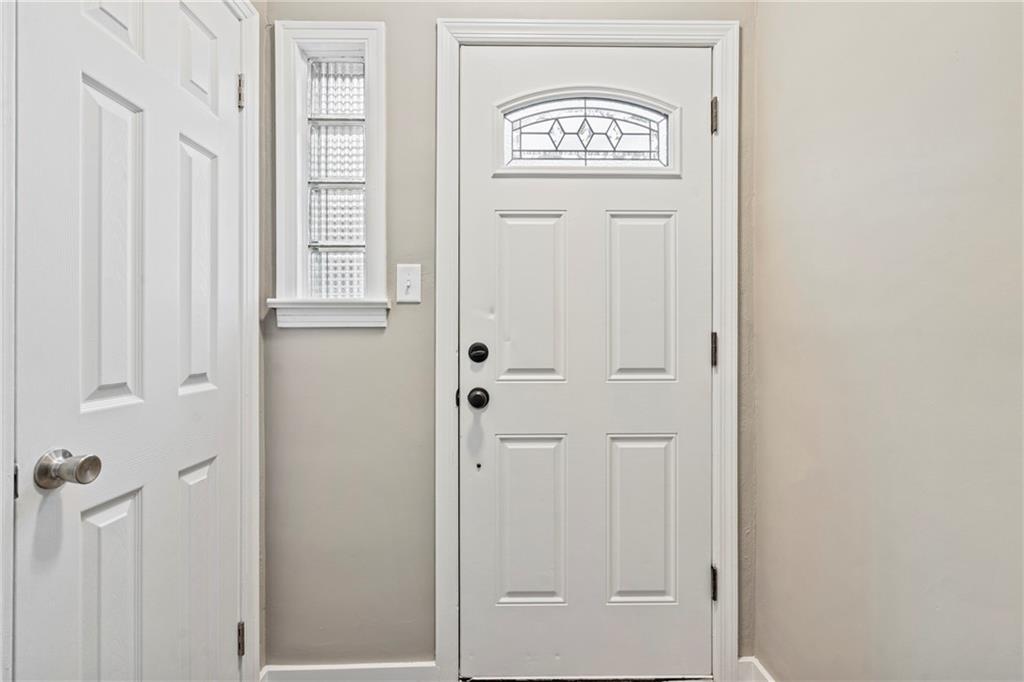 2215 Lehigh Street Pittsburgh, PA 15218 - Photo 3 of 32 a view of front door