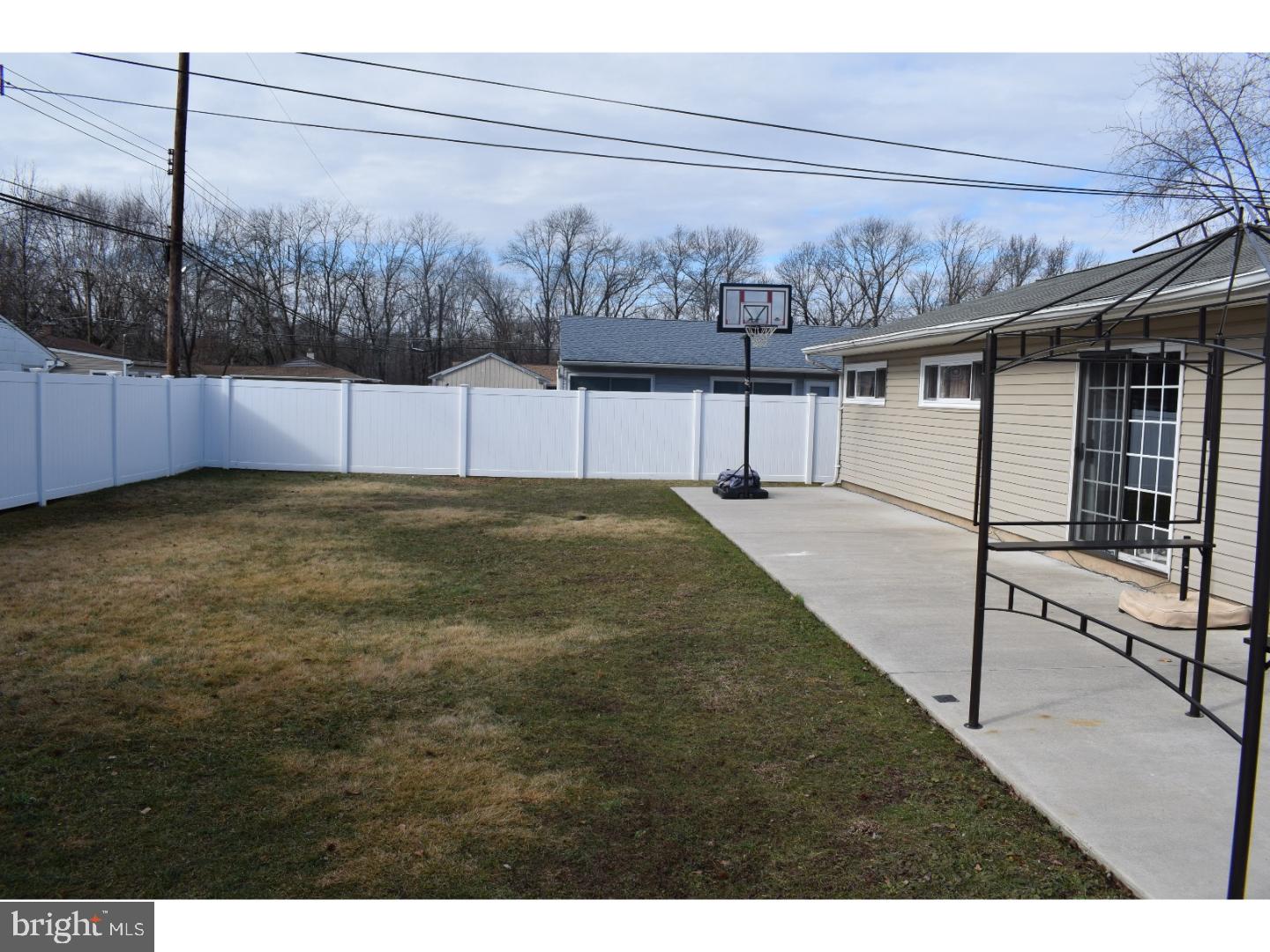 12 Inkberry Road Levittown, PA 19057 - Photo 21 of 24 Exterior Back