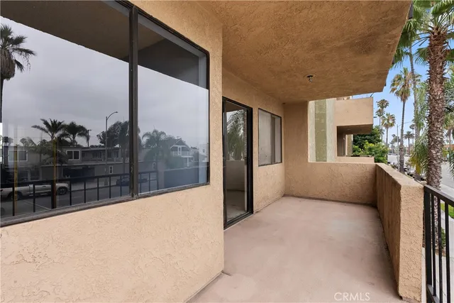 $339,000 | 1140 Pacific Avenue, Unit 19, Long Beach, CA 90813