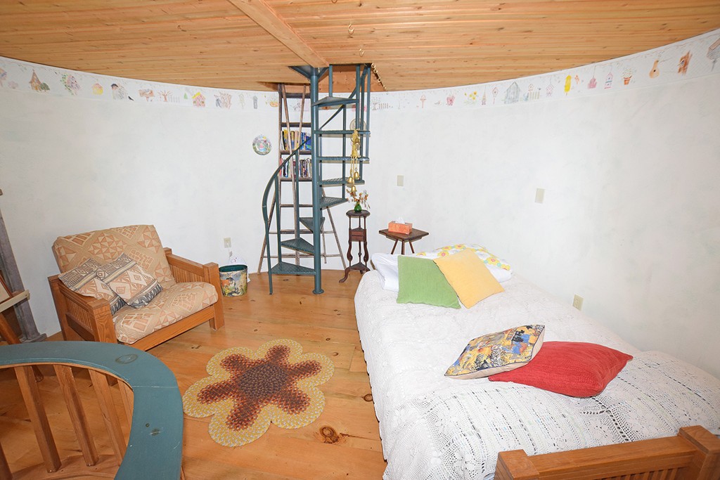 190 A Popple Camp Road Petersham, MA 01366 - Photo 7 of 31 Gallery Image 7