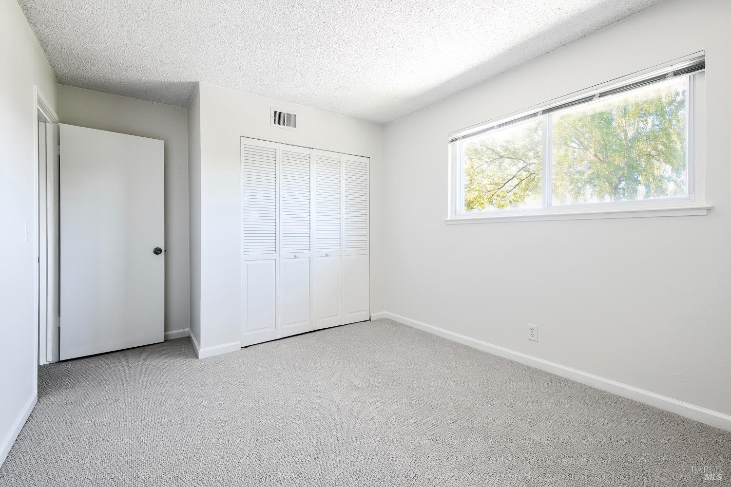 247 Bahia Place San Rafael, CA 94901 - Photo 19 of 22 an empty room with a window