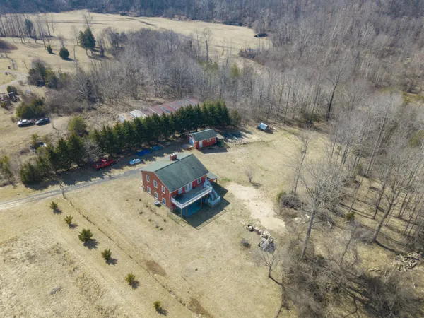 a picture of a bathroom