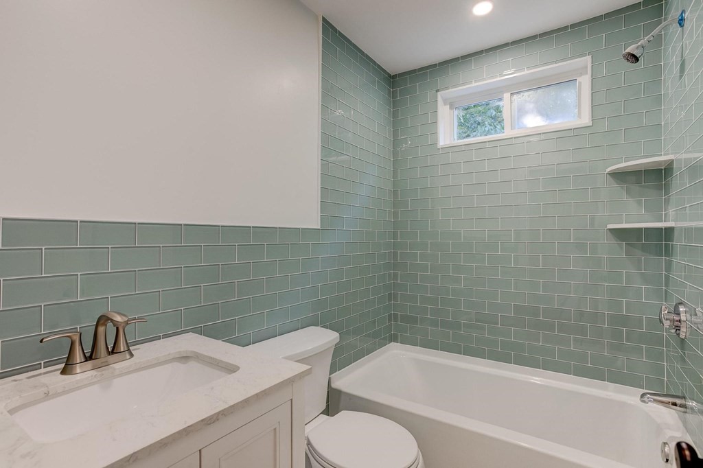137 Plain Road Westford, MA 01886 - Photo 3 of 21 Gallery Image 3