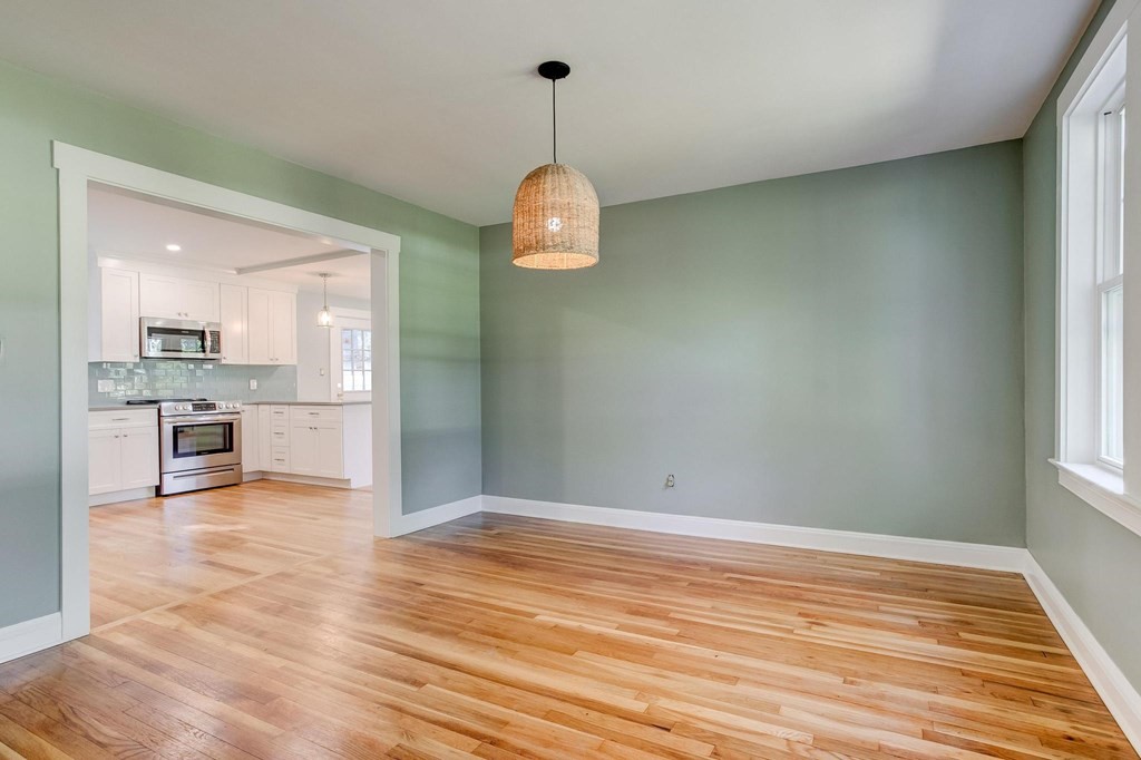 137 Plain Road Westford, MA 01886 - Photo 5 of 21 Gallery Image 5