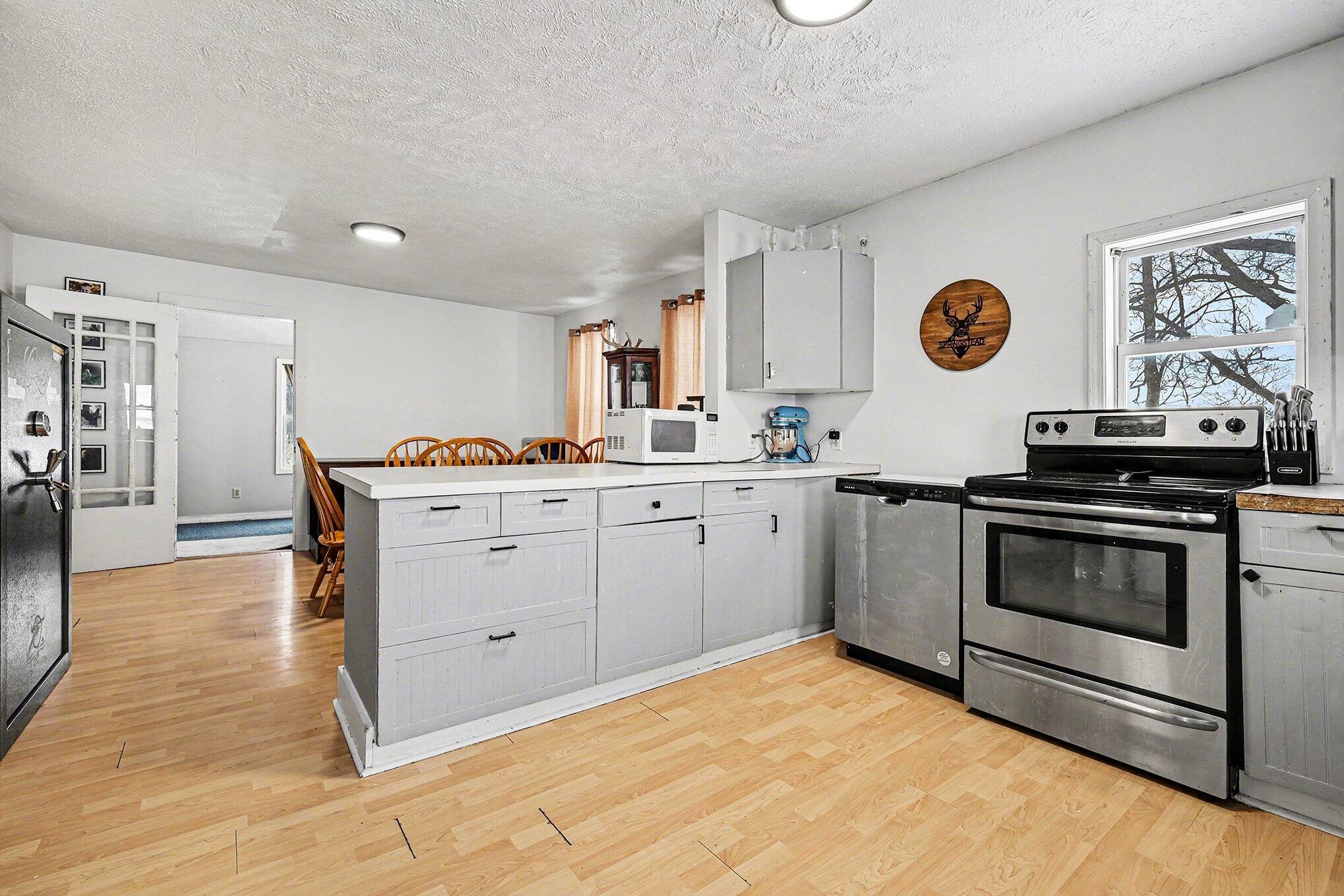 5947 East State Road Hastings, MI 49058 - Photo 4 of 26 010_file_3007