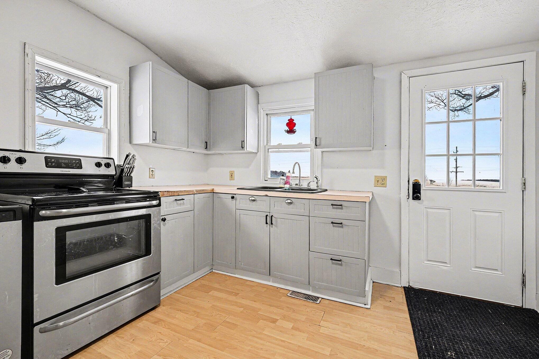 5947 East State Road Hastings, MI 49058 - Photo 6 of 26 012_file_4735