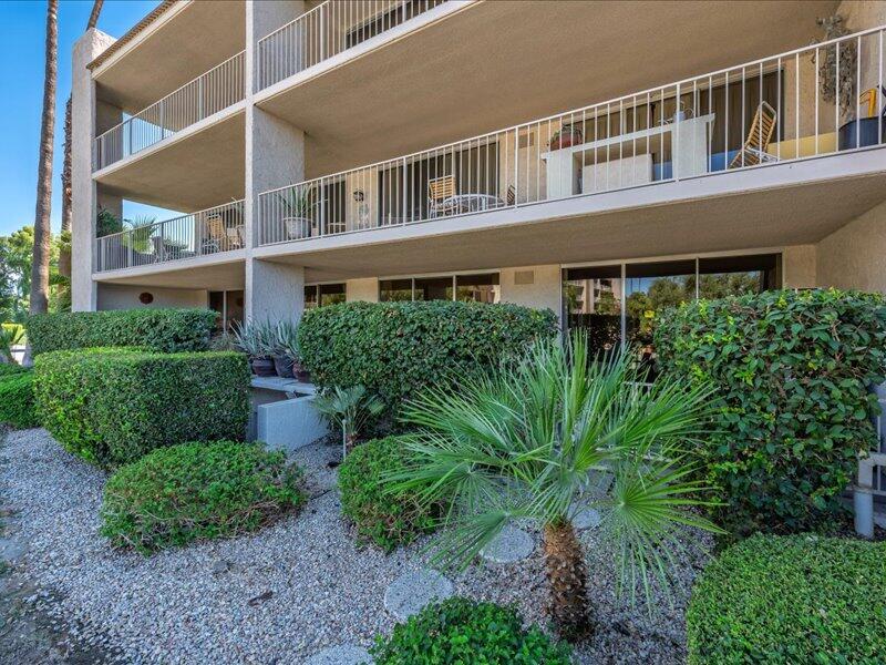 899 Island Drive, Unit 102 Rancho Mirage, CA 92270 - Photo 8 of 41 08-Photo-4