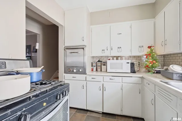 $169,900 | 1628 25th Avenue, Rock Island, IL 61201