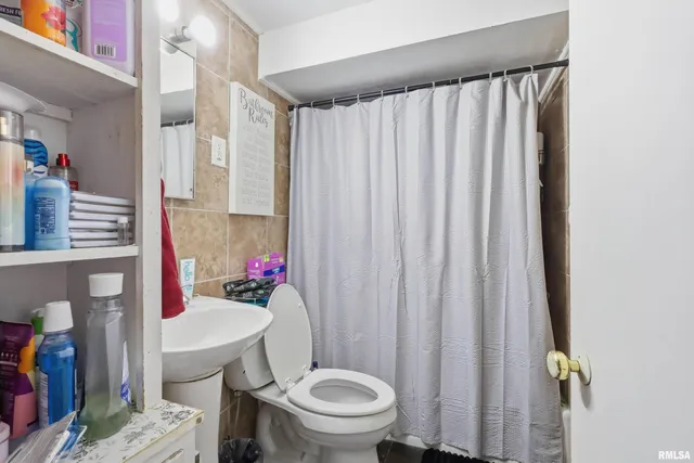 $169,900 | 1628 25th Avenue, Rock Island, IL 61201