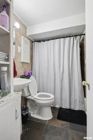 $169,900 | 1628 25th Avenue, Rock Island, IL 61201