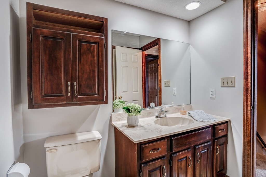 2 Castle Hills Road, Unit F Agawam, MA 01001 - Photo 21 of 30 Gallery Image 21