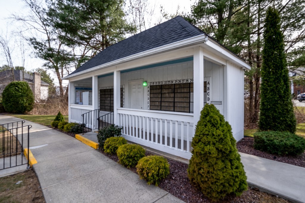 2 Castle Hills Road, Unit F Agawam, MA 01001 - Photo 3 of 30 Gallery Image 3