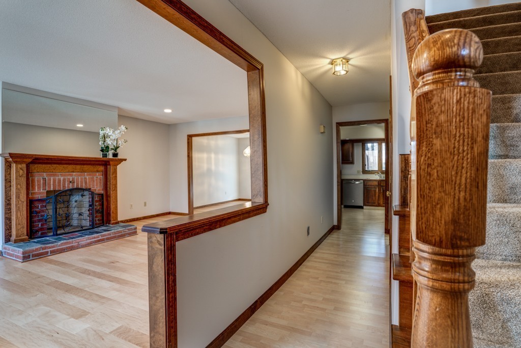 2 Castle Hills Road, Unit F Agawam, MA 01001 - Photo 4 of 30 Gallery Image 4