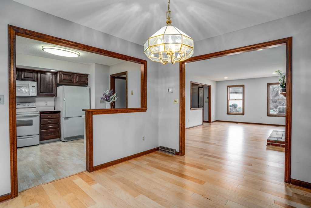 2 Castle Hills Road, Unit F Agawam, MA 01001 - Photo 9 of 30 Gallery Image 9