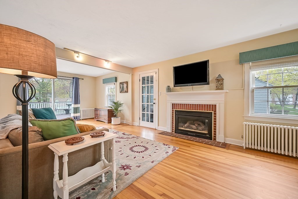 36 Westbrook Road Worcester, MA 01602 - Photo 5 of 33 Gallery Image 5