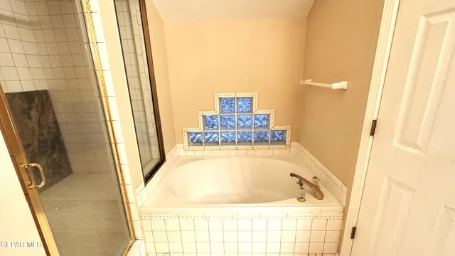 $339,500 | 31 Stratford Hall Circle, El Paso, TX 79912