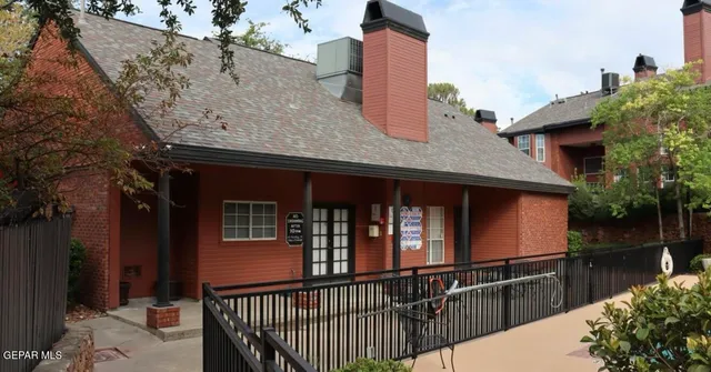 $339,500 | 31 Stratford Hall Circle, El Paso, TX 79912