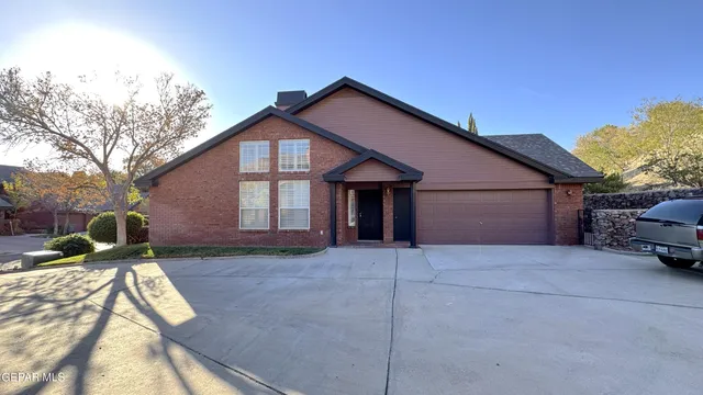 $339,500 | 31 Stratford Hall Circle, El Paso, TX 79912