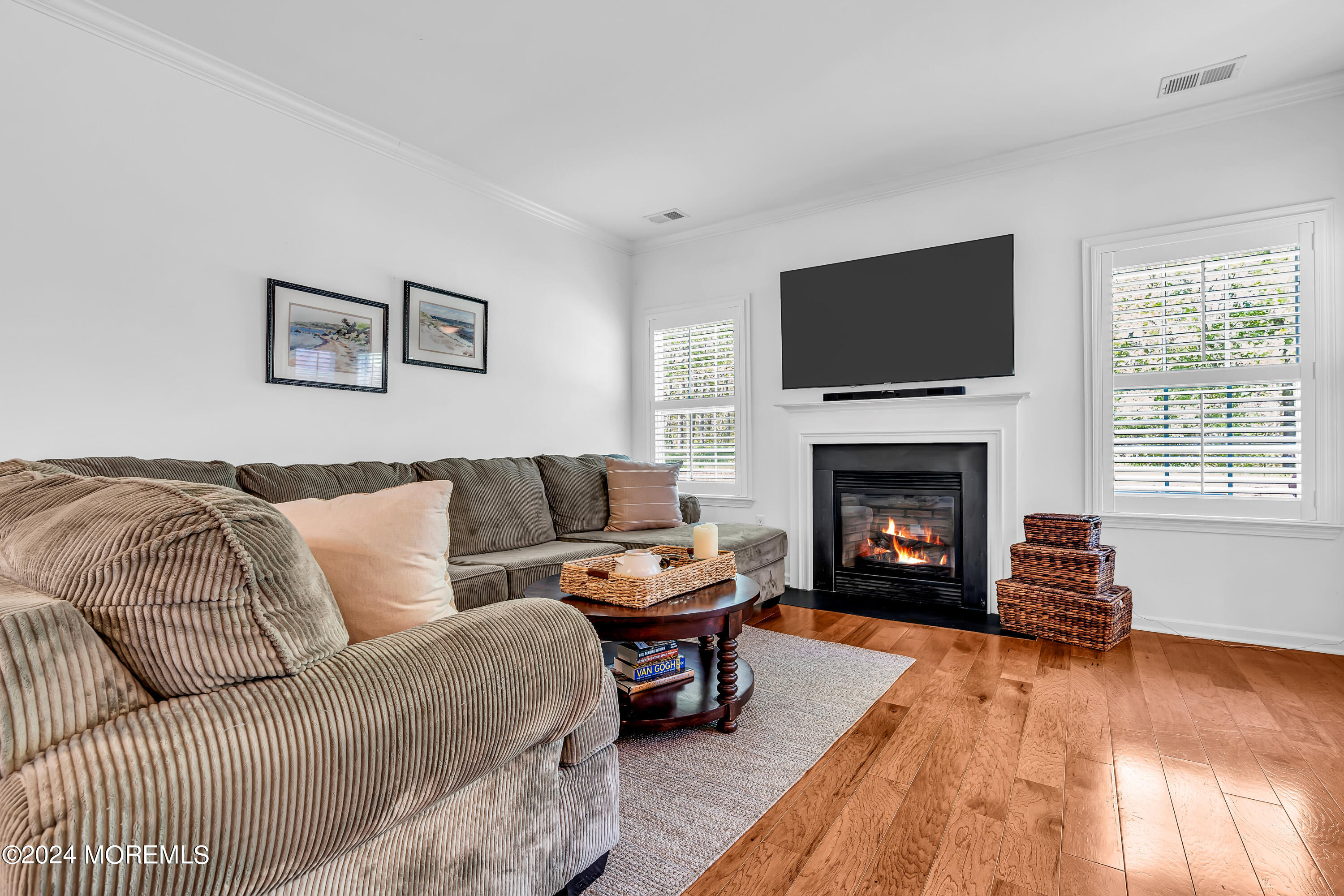42 Santa Rosa Lane Tinton Falls, NJ 07753 - Photo 5 of 19 Living Room