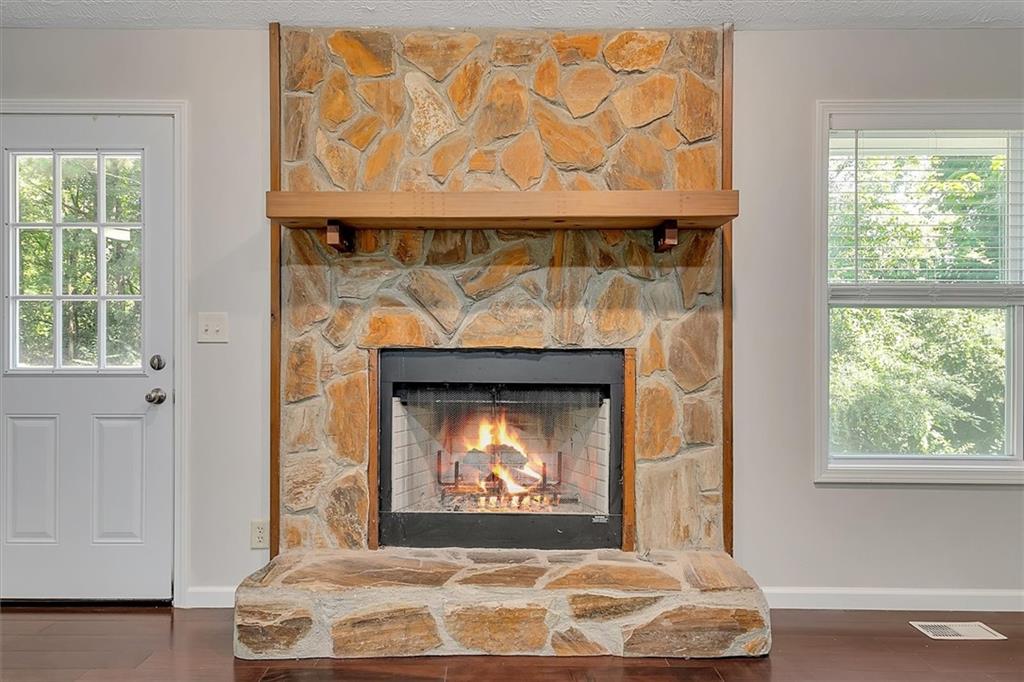 2486 Sawmill Road Marietta, GA 30064 - Photo 6 of 14 Gallery Image 6