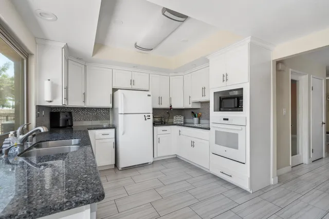 $684,900 | 30 San Juan Drive, Rancho Mirage, CA 92270