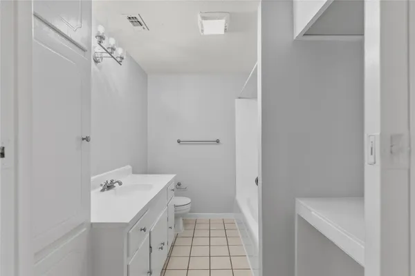 $2,300 | 2736 East State Highway 29, Burnet, TX 78611