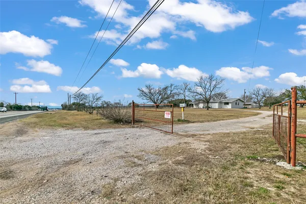 $2,300 | 2736 East State Highway 29, Burnet, TX 78611