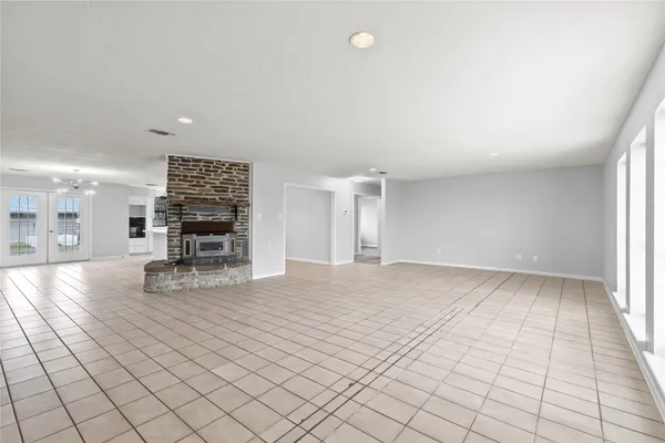 $2,300 | 2736 East State Highway 29, Burnet, TX 78611