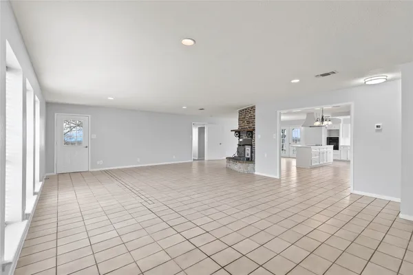 $2,300 | 2736 East State Highway 29, Burnet, TX 78611