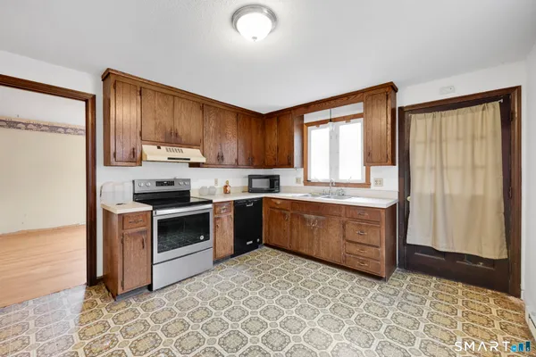 $299,000 | 1091 Flanders Road, Coventry, CT 06238