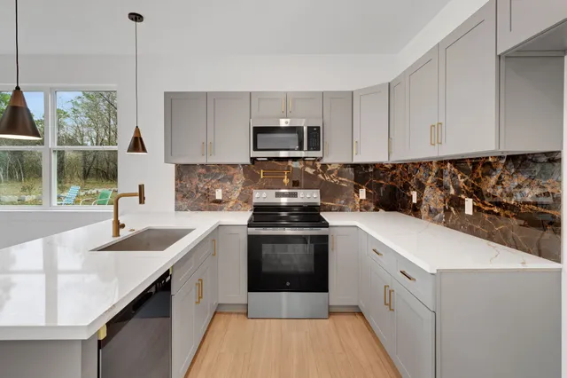 $259,900 | 330 South Pine Harbour Drive, Coldspring, TX 77331