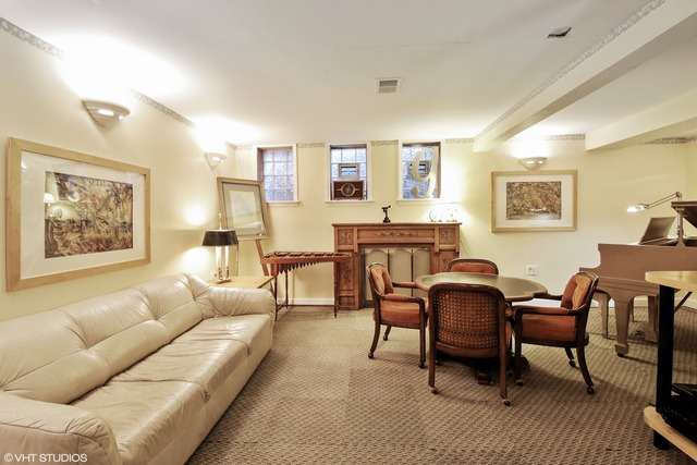 638 Hibbard Road Wilmette, IL 60091 - Photo 13 of 17