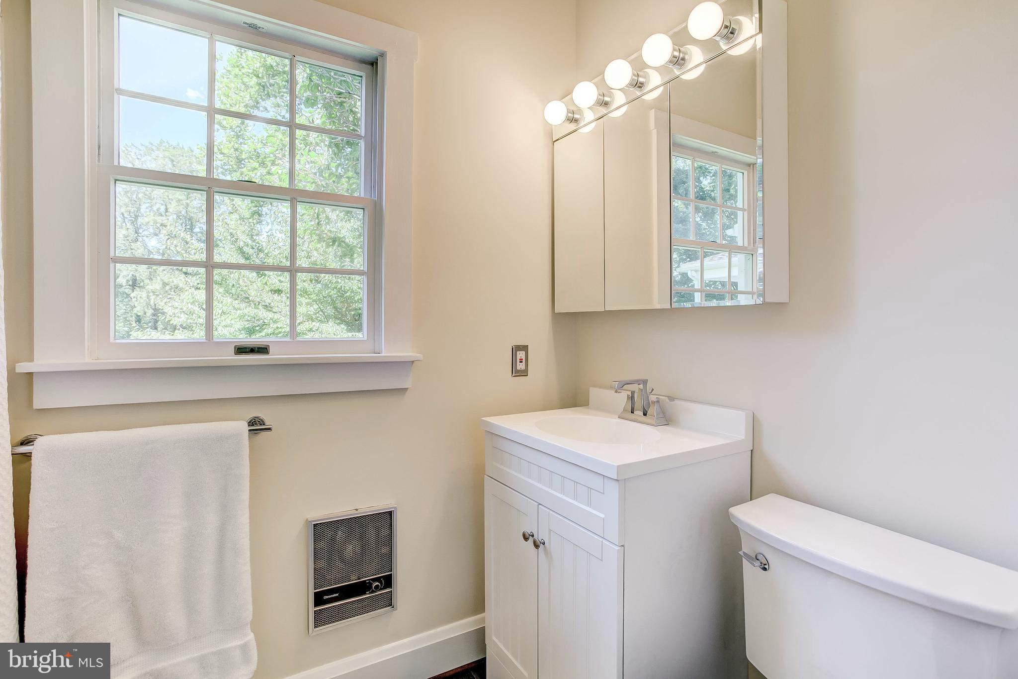 5001 Elder Road Hydes, MD 21082 - Photo 16 of 32 2nd Master Bath
