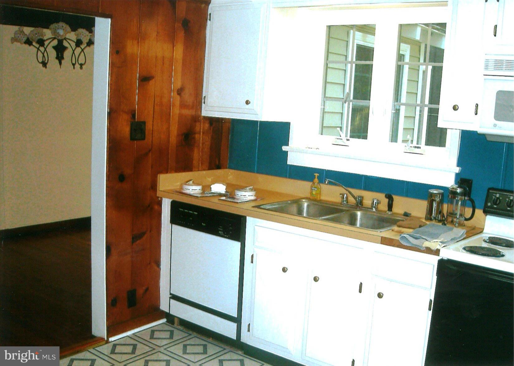18151 River Road Tall Timbers, MD 20690 - Photo 4 of 26 Kitchen