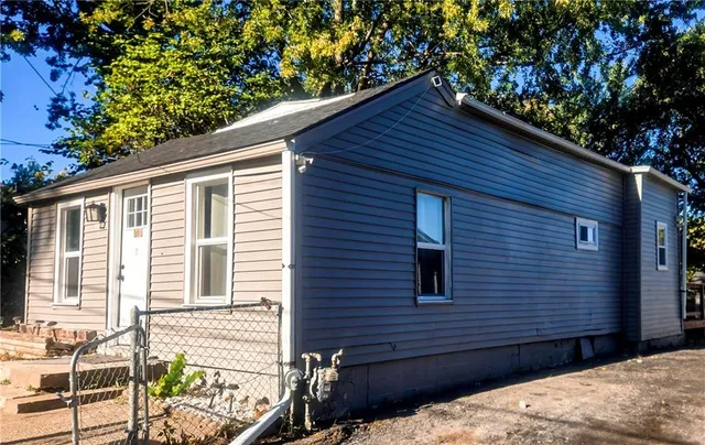 $175,000 | 5814 Northeast Gunn Avenue, Kansas City, MO 64119