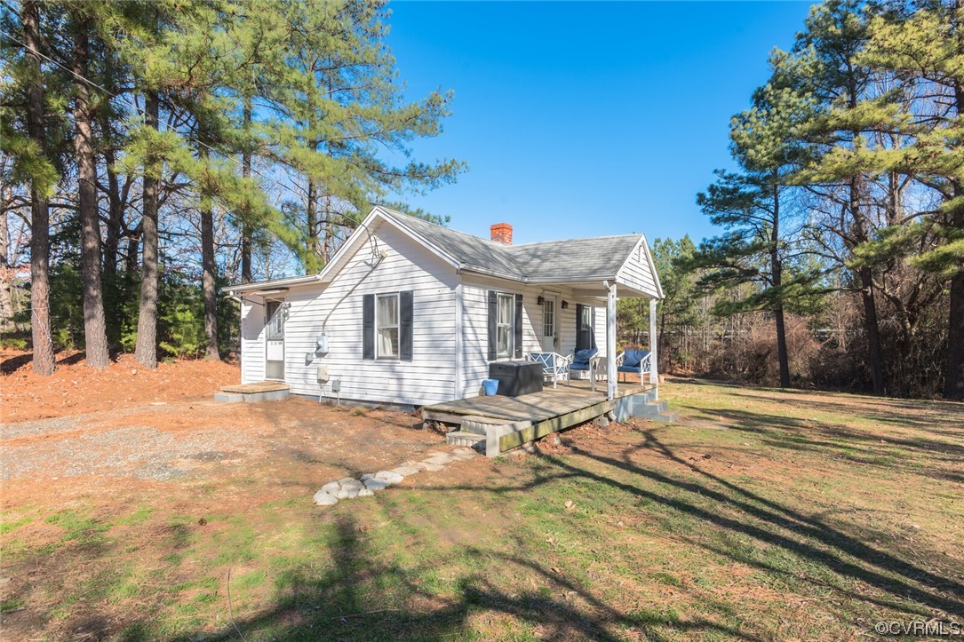 20 Old Enon Road Fredericksburg, VA 22406 - Photo 4 of 23 a view of a house with backyard and sitting area