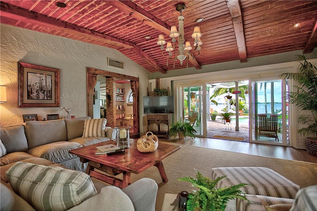 1003 Southeast Riverside Drive Stuart, FL 34996 - Photo 4 of 31 Gallery Image 4