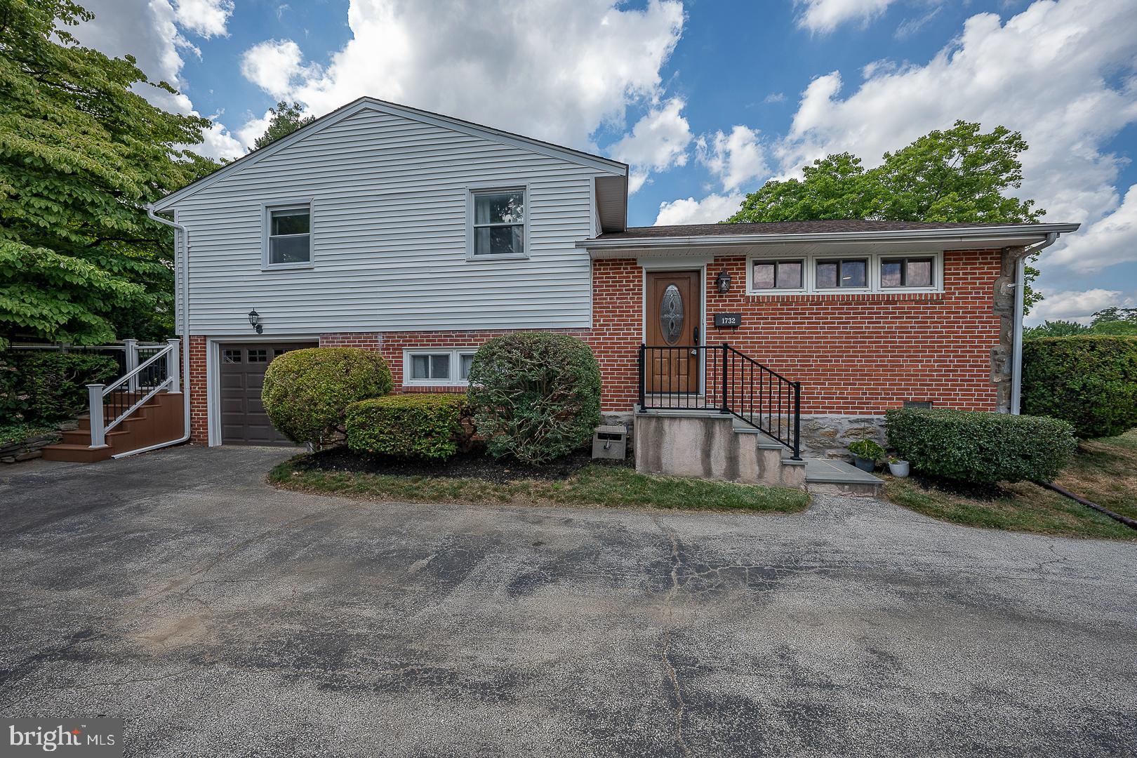 1732 Green Valley Road Havertown, PA 19083 - Photo 3 of 45