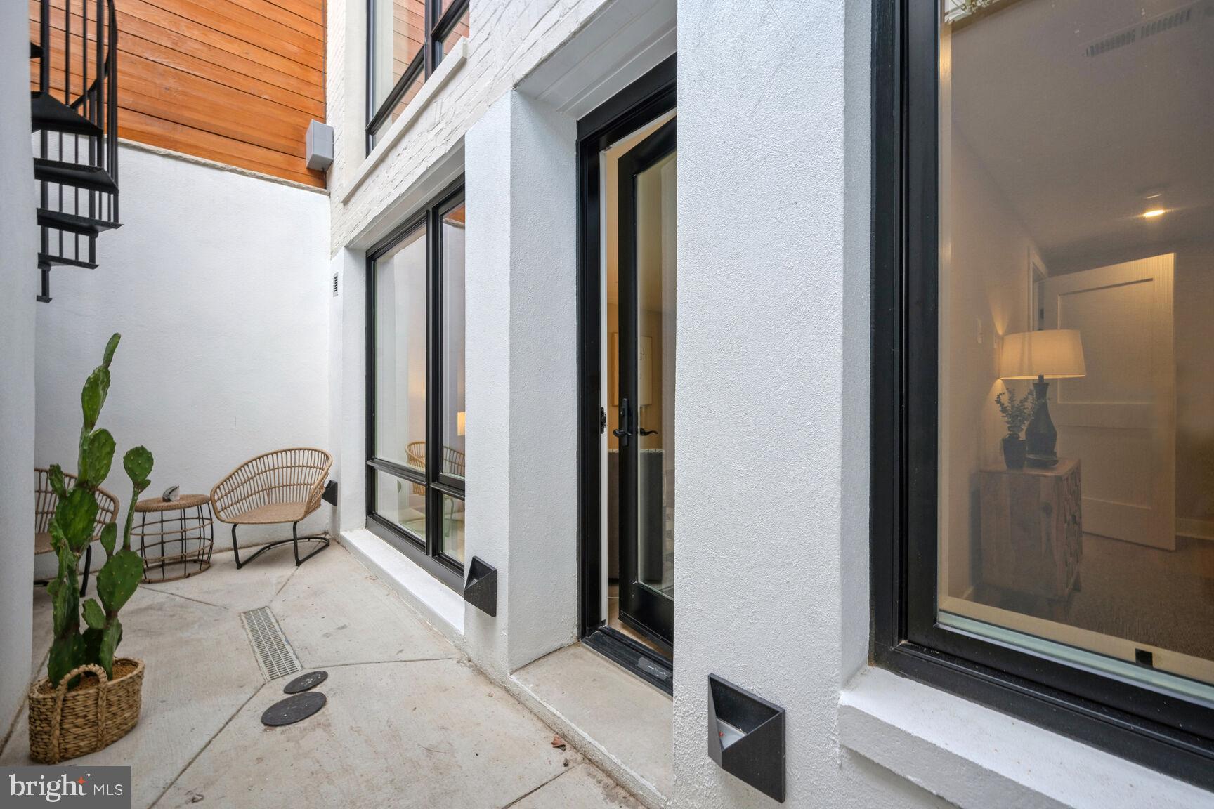 1820 19th Street Northwest, Unit 1 Washington, DC 20009 - Photo 22 of 22 Custom outdoor accent lighting