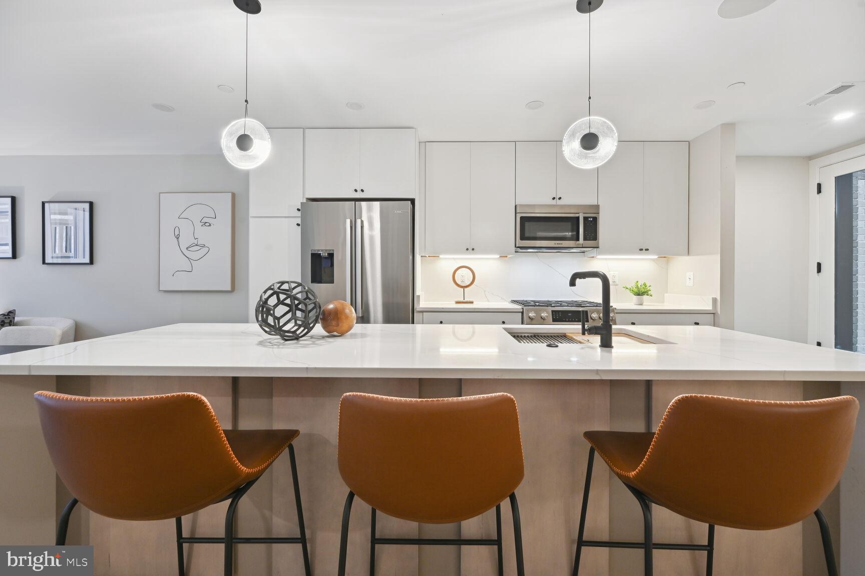 1820 19th Street Northwest, Unit 1 Washington, DC 20009 - Photo 9 of 22 Island seating