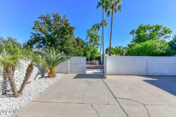 $8,500 | 5237 North 106th Avenue, Glendale, AZ 85307