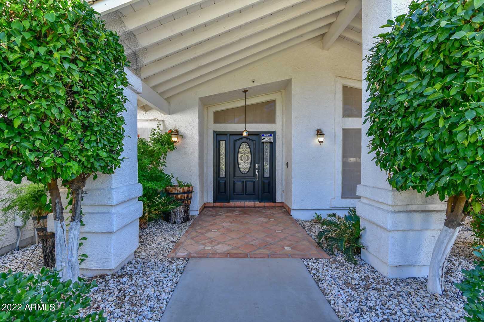 5237 North 106th Avenue Glendale, AZ 85307 - Photo 73 of 75 a front view of a house