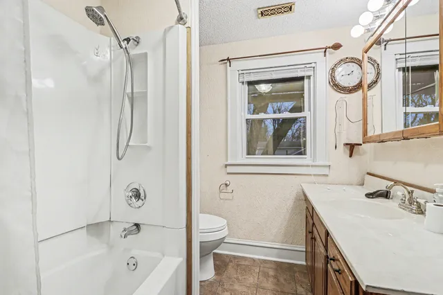 $149,900 | 403 Keyes Drive, Parchment, MI 49004