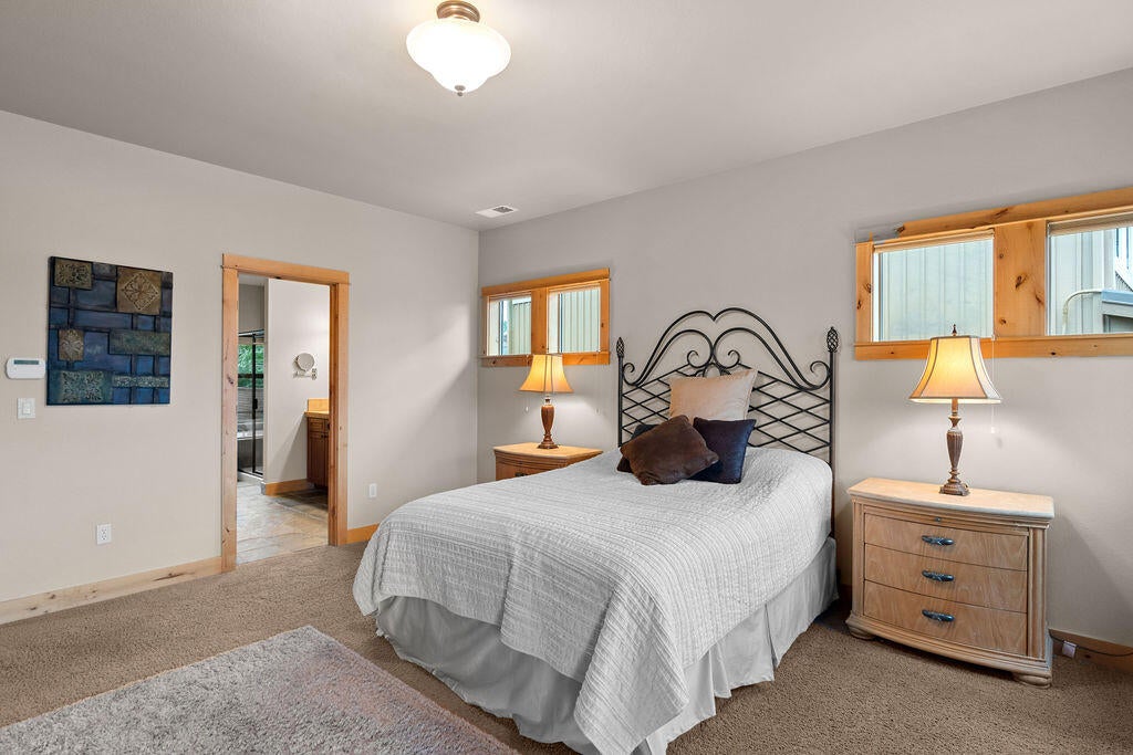 913 Southwest Vantage Point Way Bend, OR 97702 - Photo 32 of 59 DSC03346