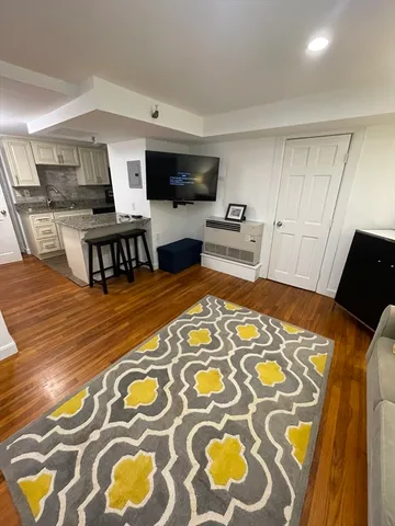 $3,000 | 242 Beacon Street, Unit 2, Boston, MA 02116