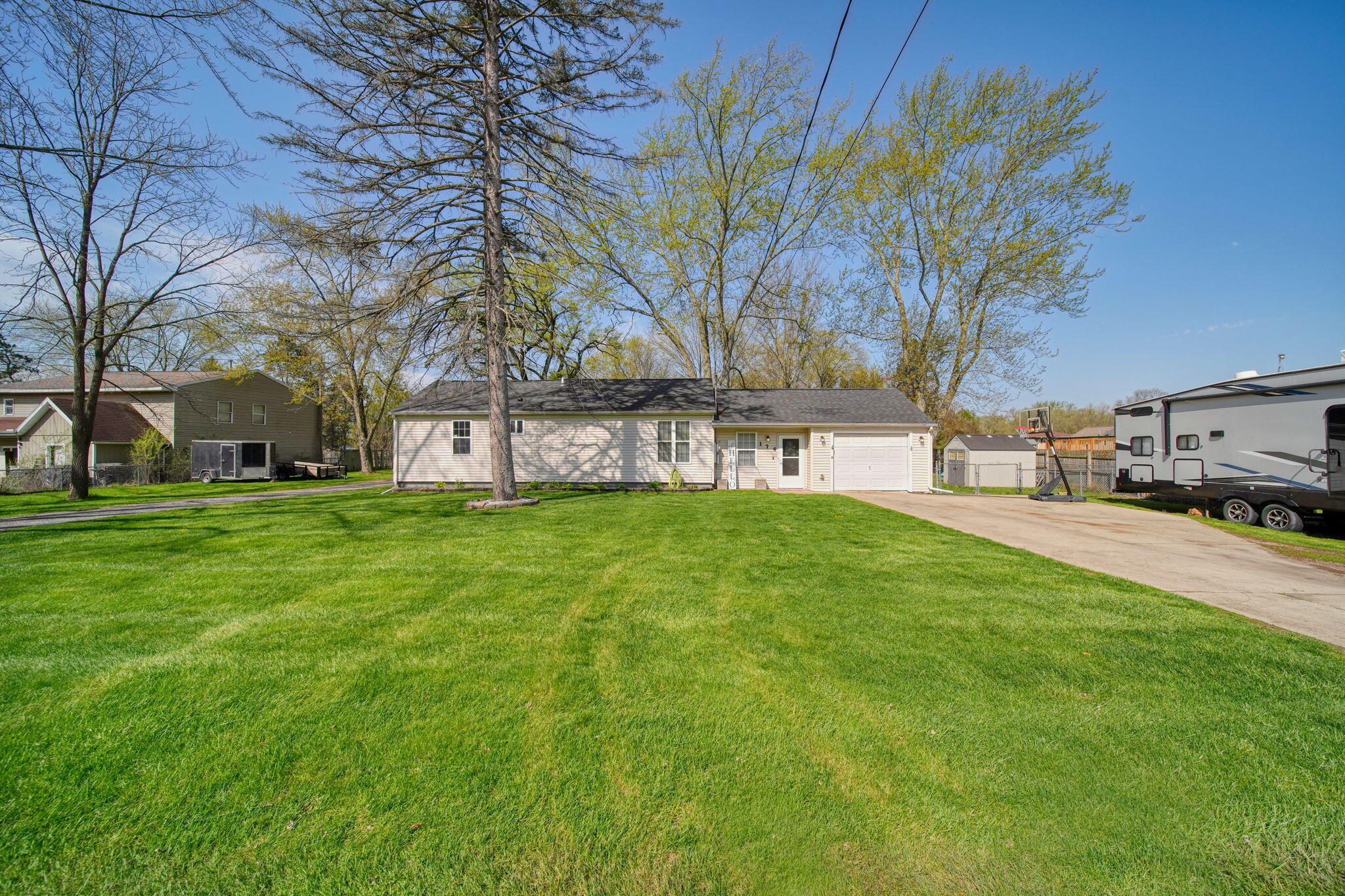 174 Long Avenue Michigan Center, MI 49254 - Photo 2 of 38 2