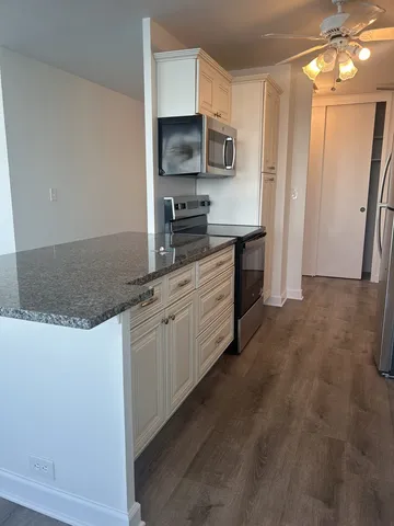 $3,200 | 4800 South Chicago Beach Drive, Unit 2212, Chicago, IL 60615