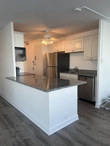 $3,200 | 4800 South Chicago Beach Drive, Unit 2212, Chicago, IL 60615