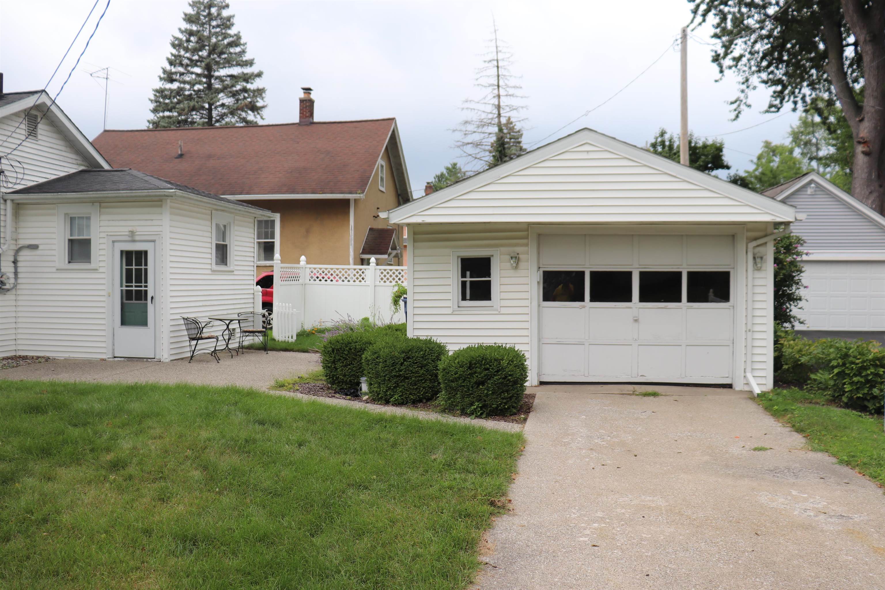 2409 Fairview Avenue Bay City, MI 48708 - Photo 15 of 25