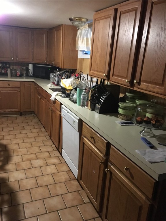 62 Larch Street Pawtucket, RI 02860 - Photo 18 of 22 Gallery Image 18